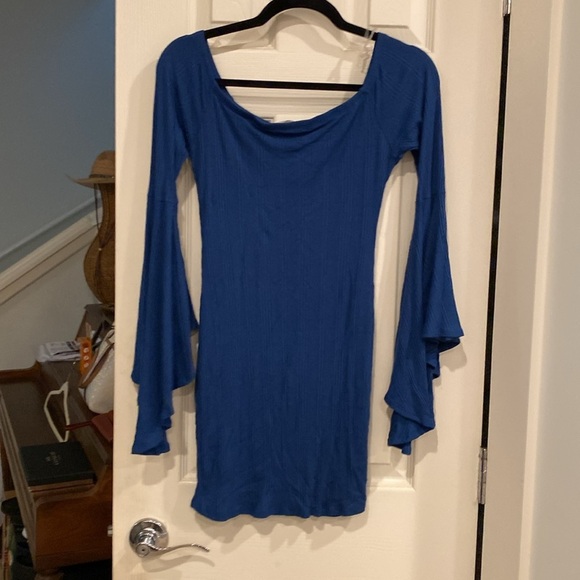 Bell-Bottom sleeve, Blue Mini Dress from Black Bead, size L - Picture 7 of 8